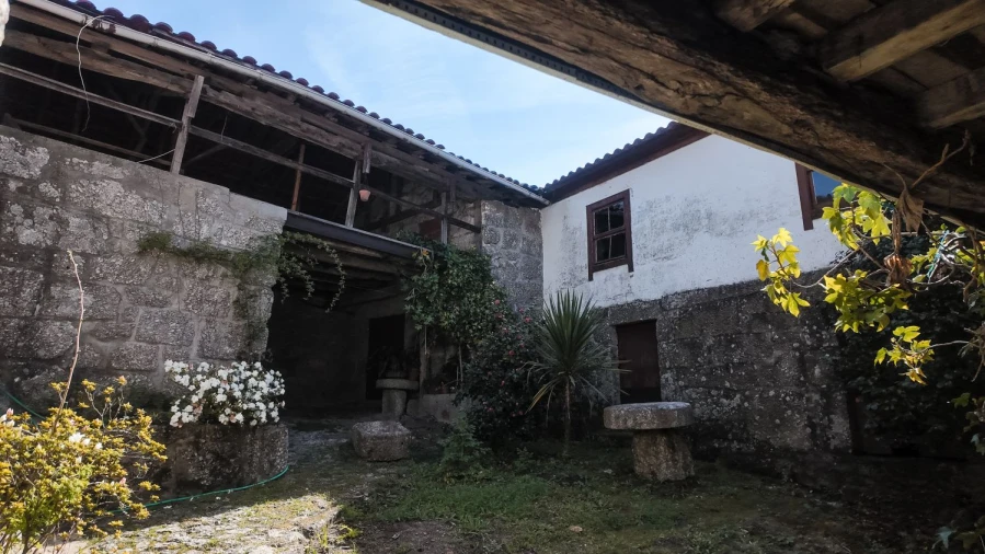 Quinta T3 para Venda em Cantelães Foto 40