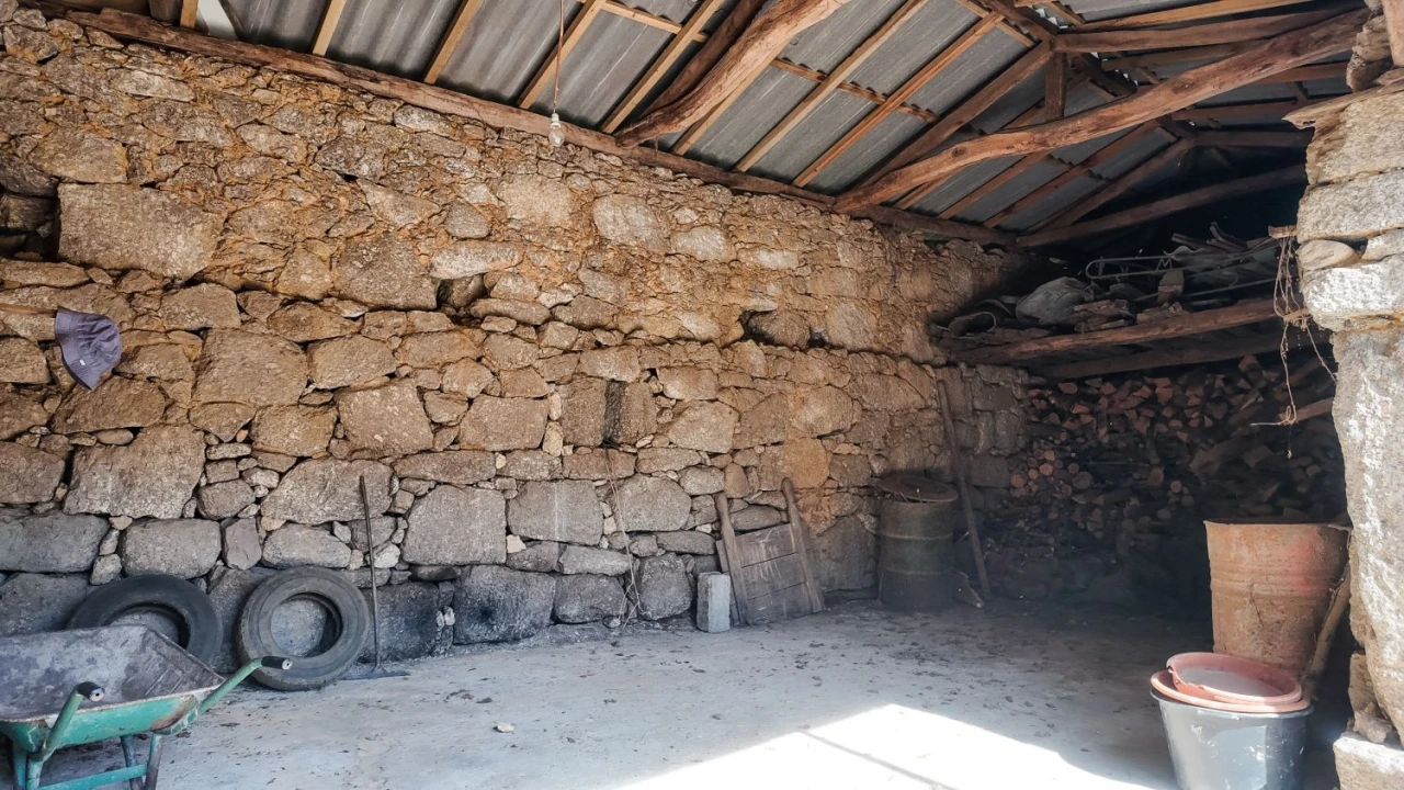 Quinta T3 para Venda em Cantelães Foto 37