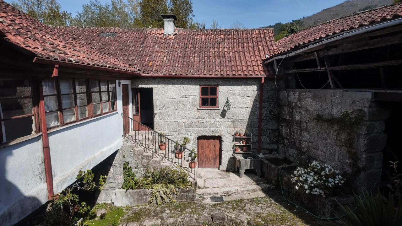 Quinta T3 para Venda em Cantelães Foto 46