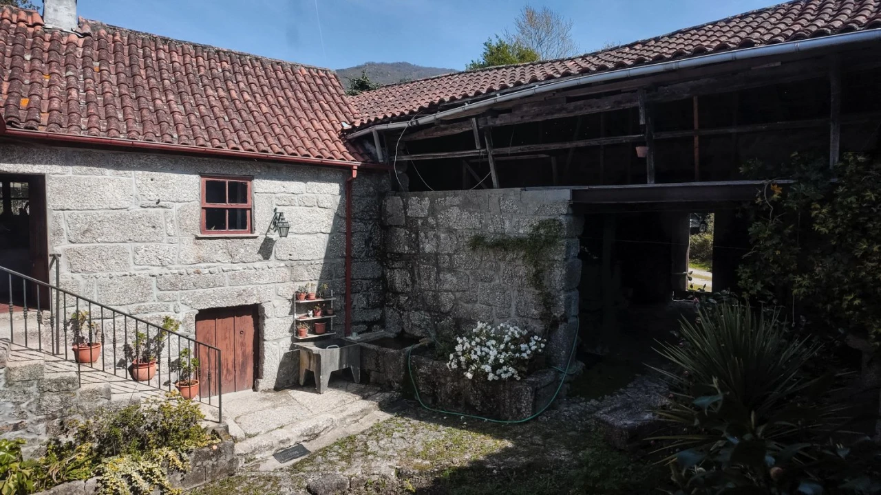 Quinta T3 para Venda em Cantelães Foto 44