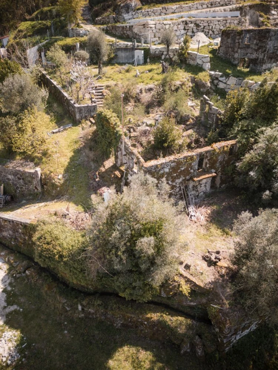 Quinta T0 para Venda em Calvos e Frades Foto 15