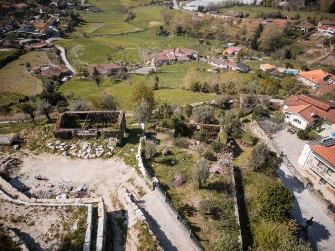 Quinta T0 para Venda em Calvos e Frades