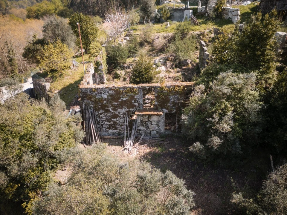 Quinta T0 para Venda em Calvos e Frades Foto 13