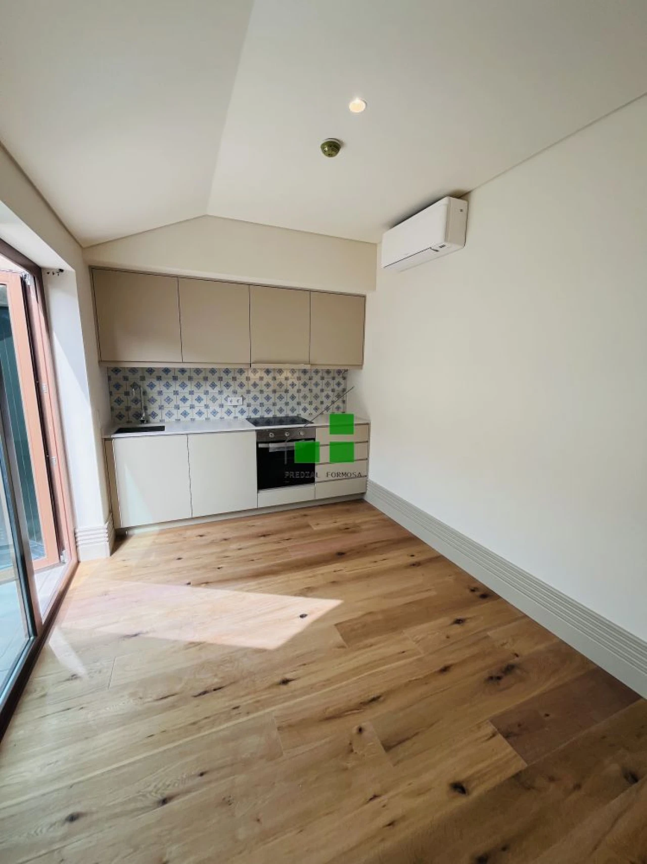 Apartamento T1 para Venda em Cedofeita, Santo Ildefonso, Sé, Miragaia, São Nicolau e Vitória Foto 4