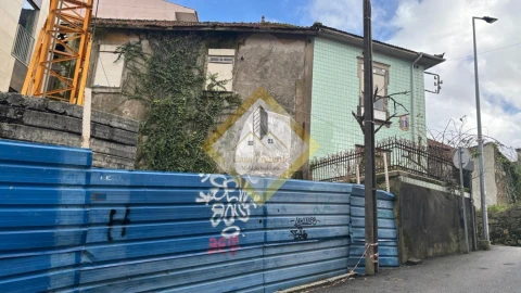 Terreno para Venda em Oliveira do Douro