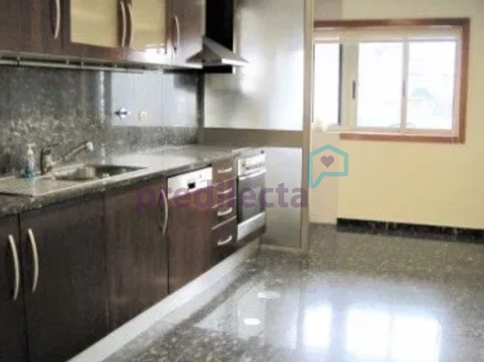 Apartamento T2 para Venda em Paranhos Foto 5