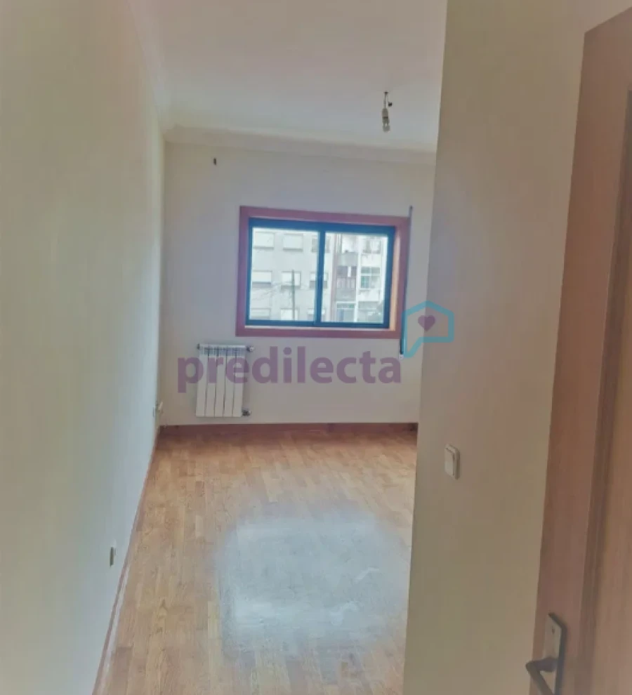 Apartamento T2 para Venda em Paranhos Foto 7