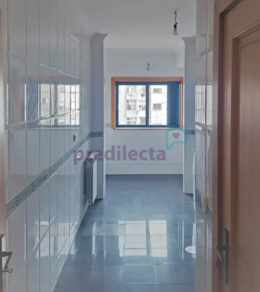 Apartamento T2 para Venda em Paranhos Foto 5