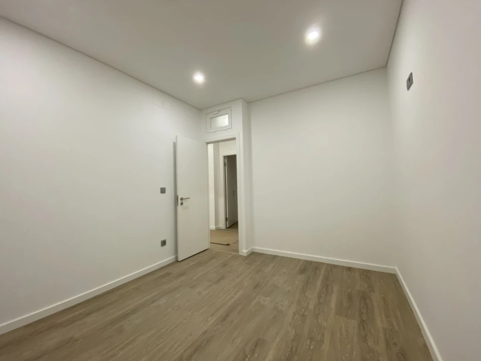 Apartamento T2 para Venda em Queluz e Belas Foto 6