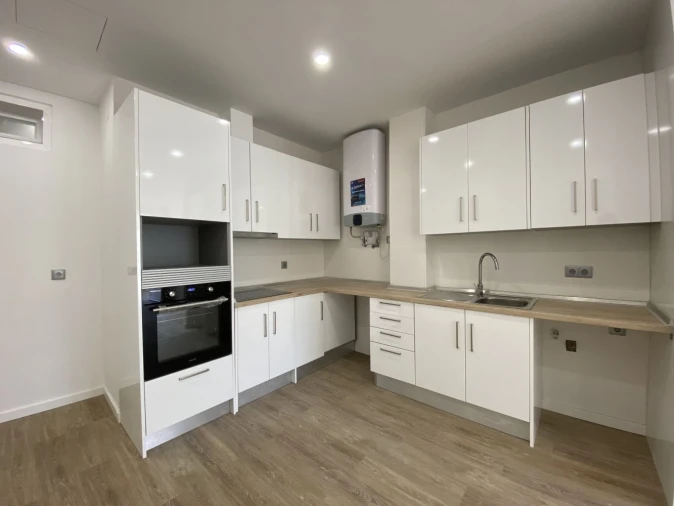 Apartamento T2 para Venda em Queluz e Belas Foto 2