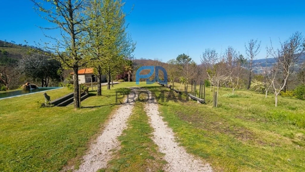 Quinta T2 para Venda em Resende Foto 2