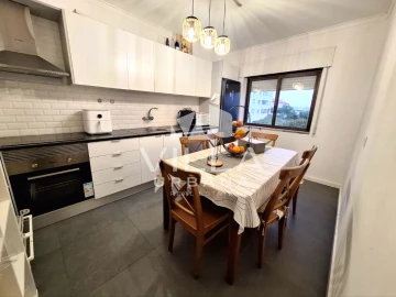 Apartamento T3 para Venda em Laranjeiro e Feijó