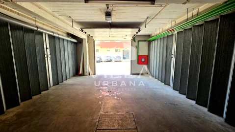 Garagem para Venda em Laranjeiro e Feijó