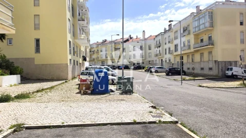 Garagem para Venda em Laranjeiro e Feijó