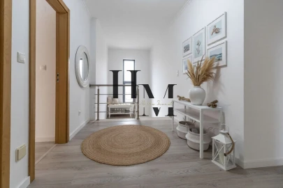 Moradia T5 para Venda em Laranjeiro e Feijó