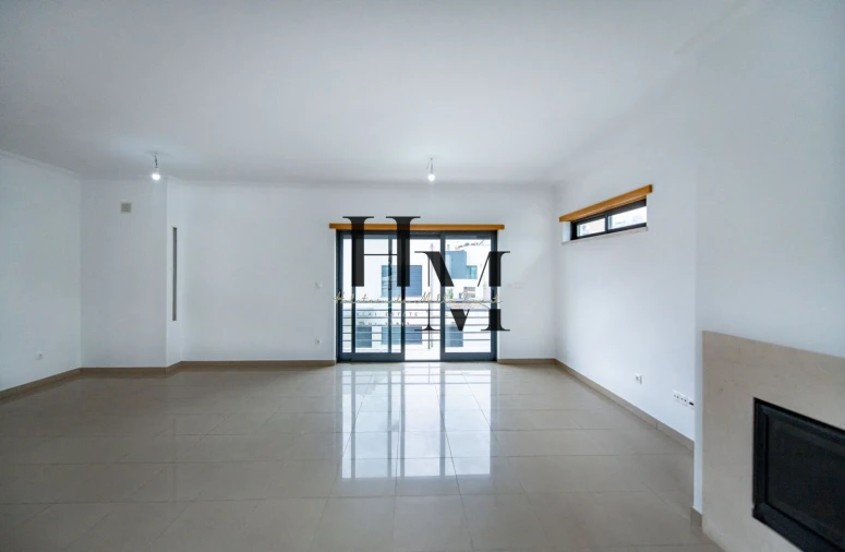 Moradia T5 para Venda em Laranjeiro e Feijó Foto 20