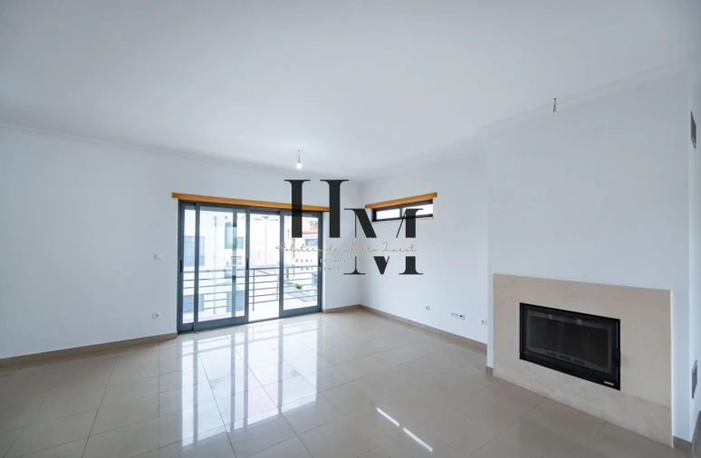 Moradia T5 para Venda em Laranjeiro e Feijó Foto 22