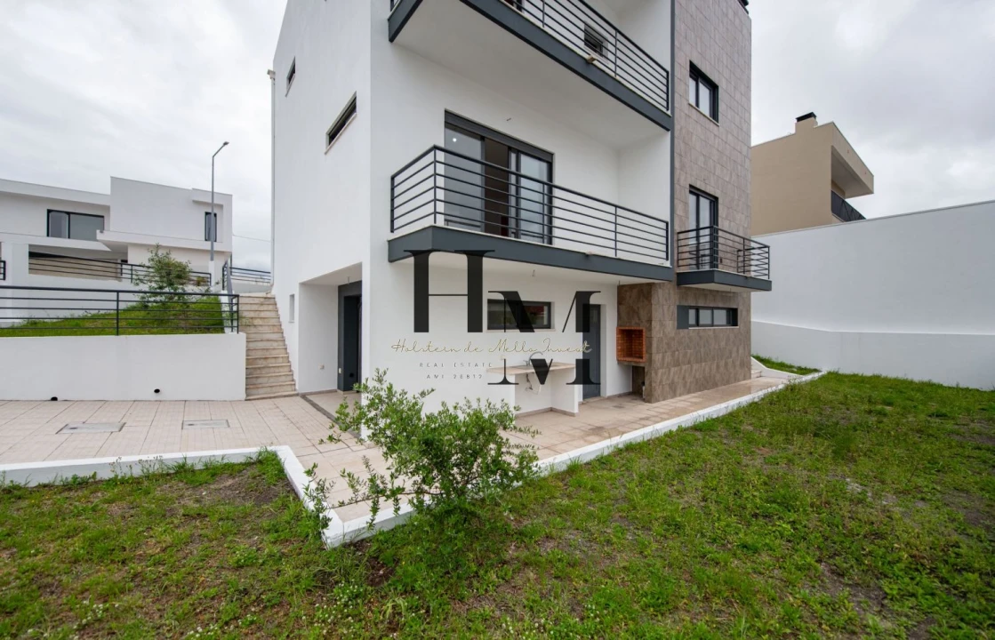 Moradia T5 para Venda em Laranjeiro e Feijó Foto 28