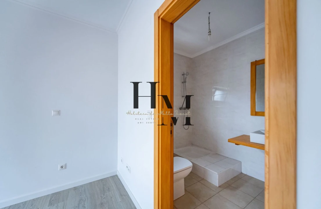 Moradia T5 para Venda em Laranjeiro e Feijó Foto 33