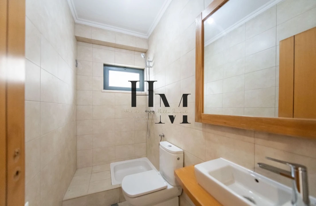 Moradia T5 para Venda em Laranjeiro e Feijó Foto 17