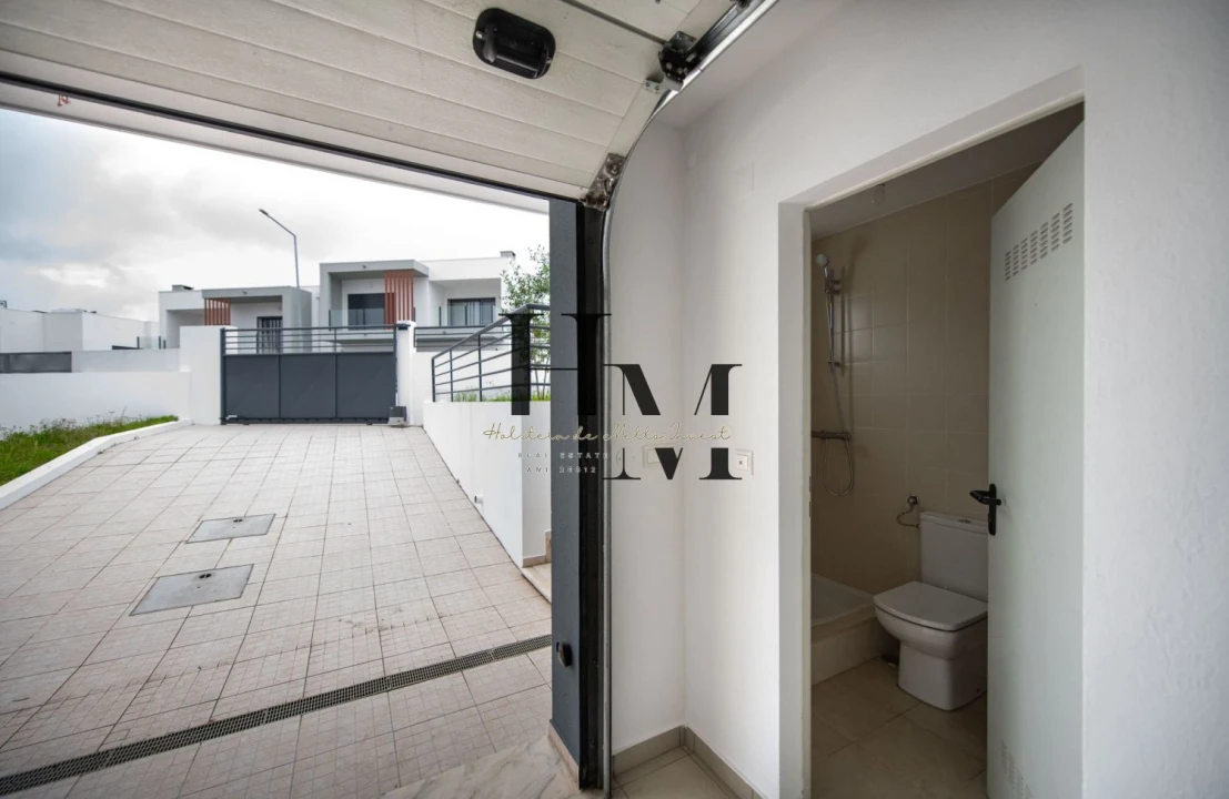 Moradia T5 para Venda em Laranjeiro e Feijó Foto 18