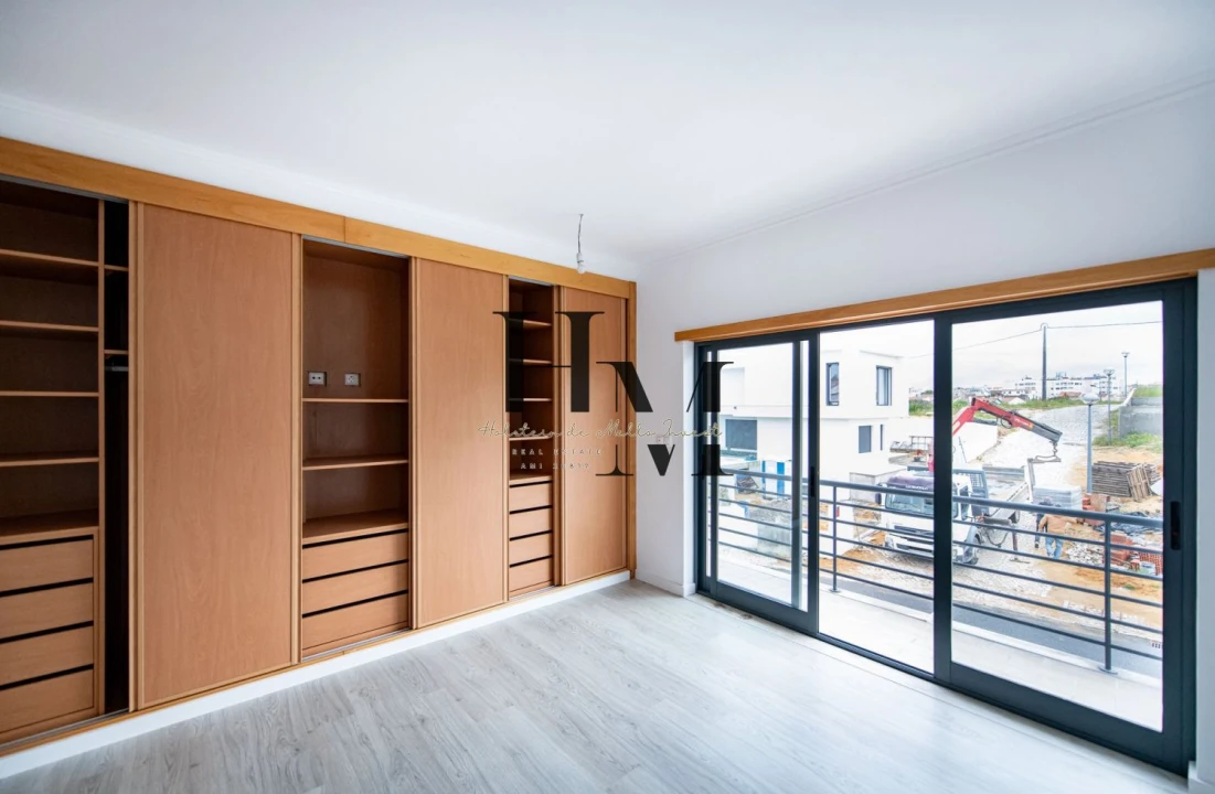 Moradia T5 para Venda em Laranjeiro e Feijó Foto 26