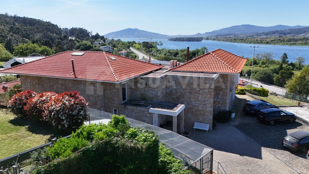 Moradia T7 para Venda em Gondarem Foto 6