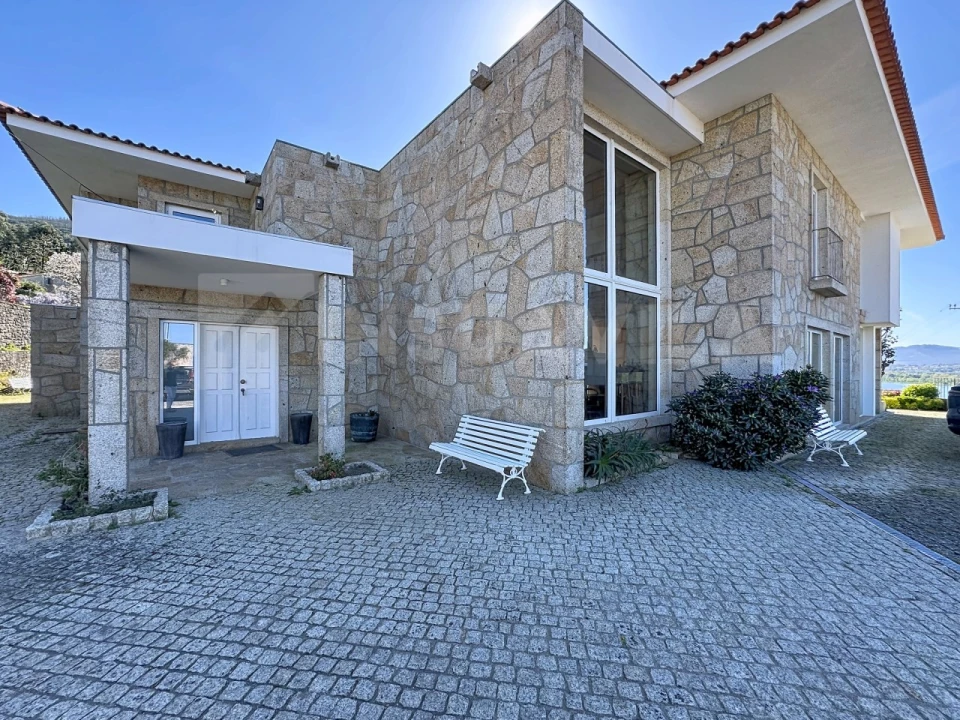 Moradia T7 para Venda em Gondarem Foto 9