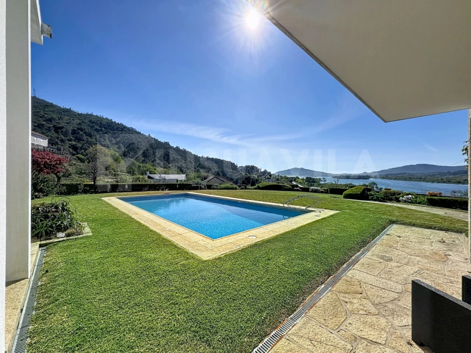 Moradia T7 para Venda em Gondarem Foto 69