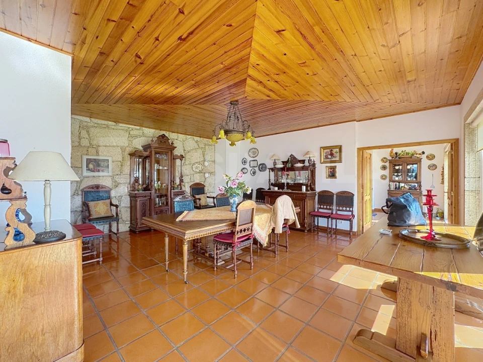 Moradia T7 para Venda em Gondarem Foto 23