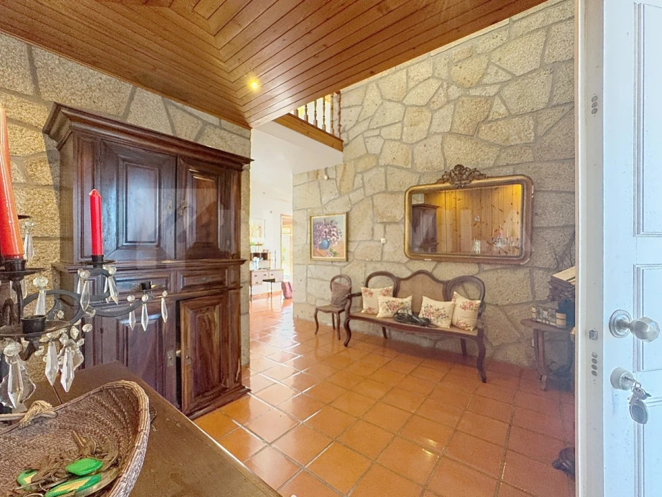 Moradia T7 para Venda em Gondarem Foto 15