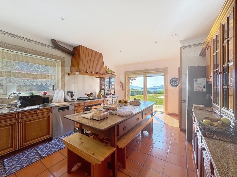 Moradia T7 para Venda em Gondarem Foto 25