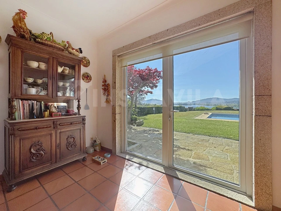 Moradia T7 para Venda em Gondarem Foto 28