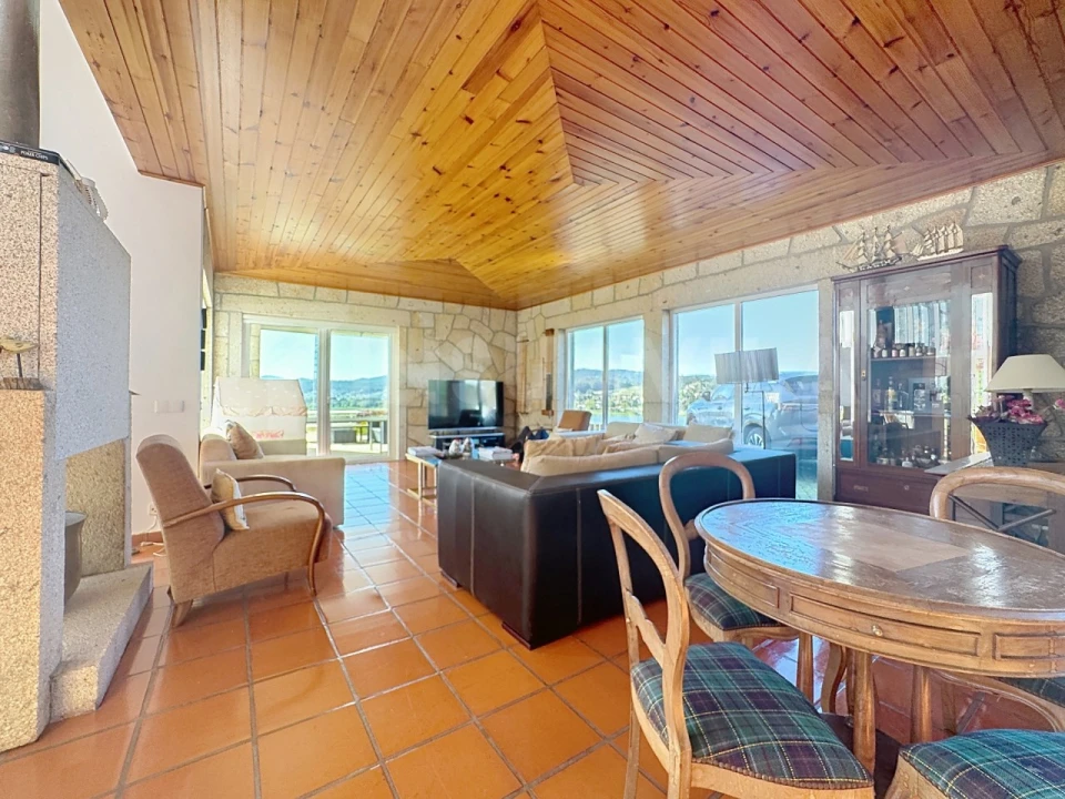 Moradia T7 para Venda em Gondarem Foto 21