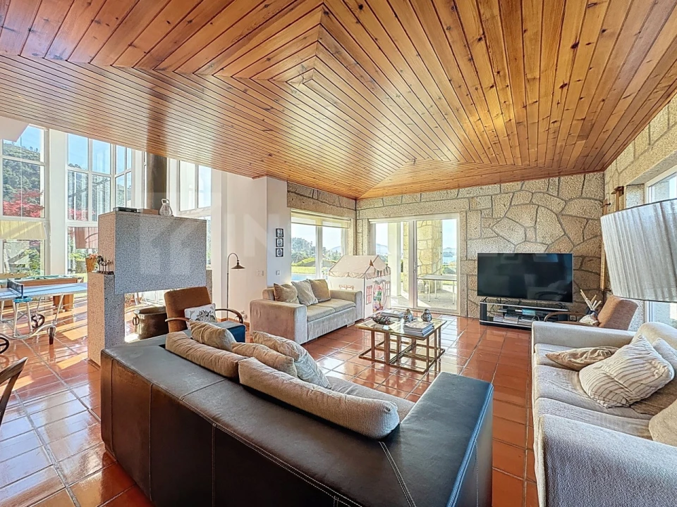 Moradia T7 para Venda em Gondarem Foto 17