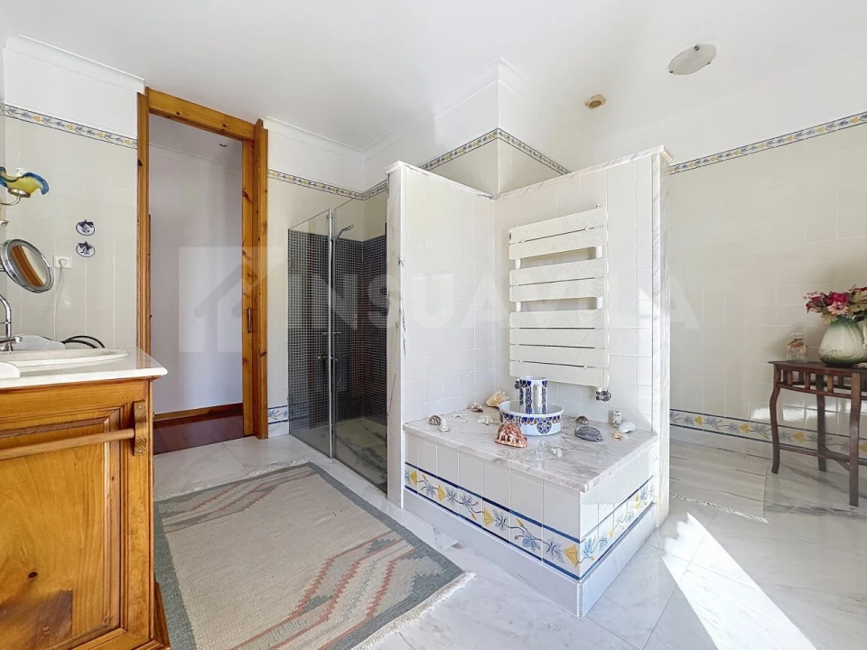 Moradia T7 para Venda em Gondarem Foto 43