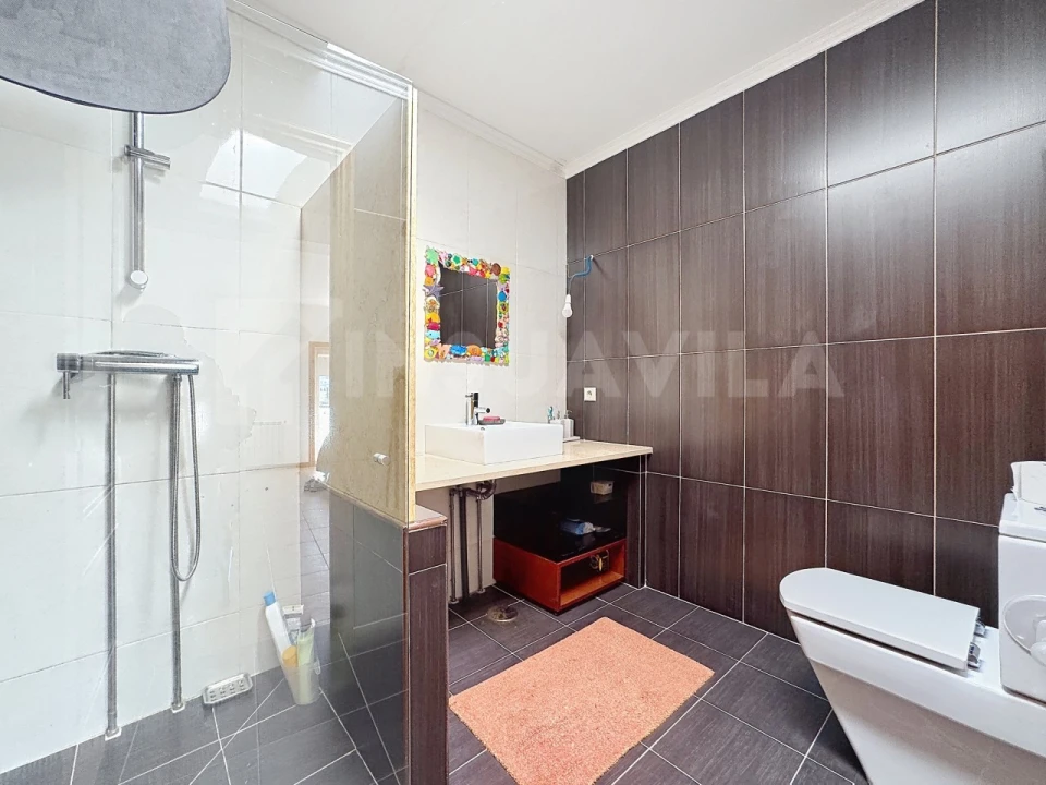 Moradia T7 para Venda em Gondarem Foto 77