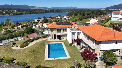 Moradia T7 para Venda em Gondarem
