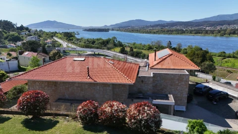 Moradia T7 para Venda em Gondarem