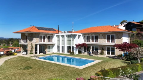 Moradia T7 para Venda em Gondarem