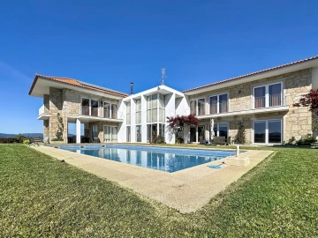 Moradia T7 para Venda em Gondarem