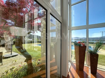 Moradia T7 para Venda em Gondarem