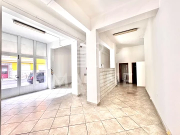 Loja para Arrendamento em União das Freguesias de Setúbal