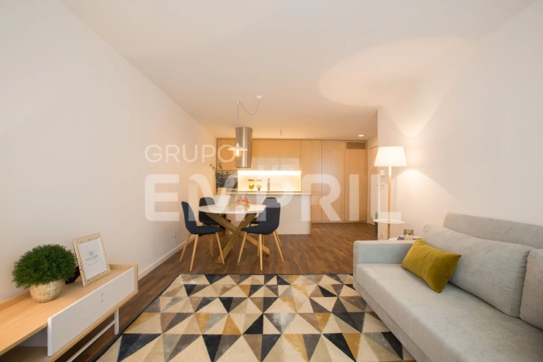 Apartamento T2 para Venda em Cedofeita, Santo Ildefonso, Sé, Miragaia, São Nicolau e Vitória Foto 1