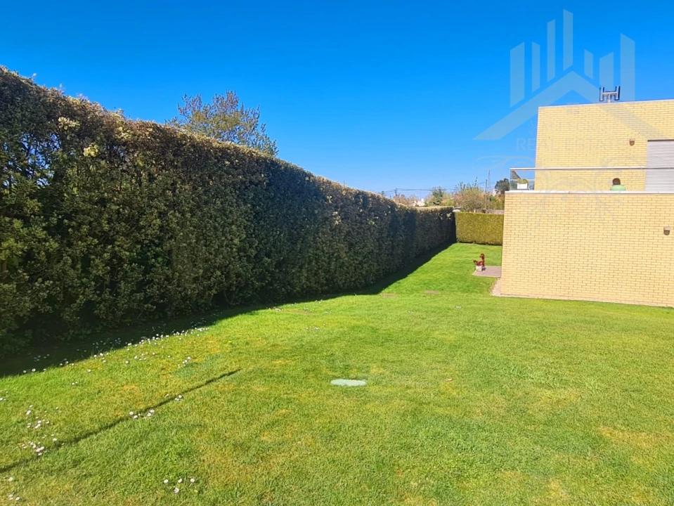 Moradia T4 para Venda em Serzedo e Perosinho Foto 66