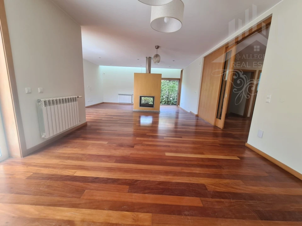 Moradia T4 para Venda em Serzedo e Perosinho Foto 18