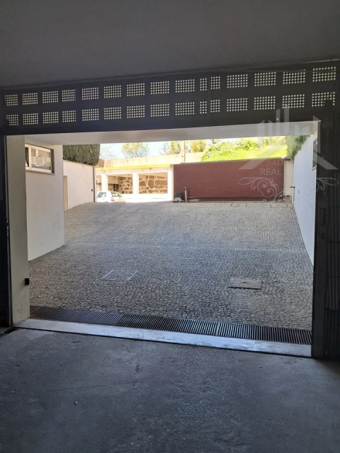 Moradia T4 para Venda em Serzedo e Perosinho