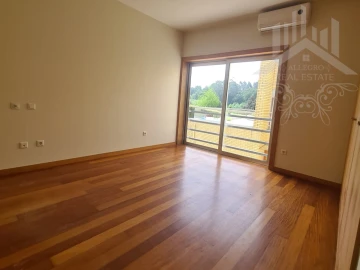 Moradia T4 para Venda em Serzedo e Perosinho