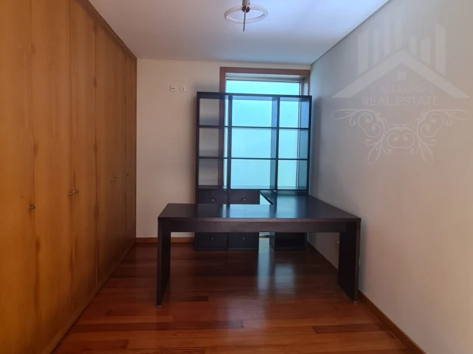 Moradia T4 para Venda em Serzedo e Perosinho Foto 25