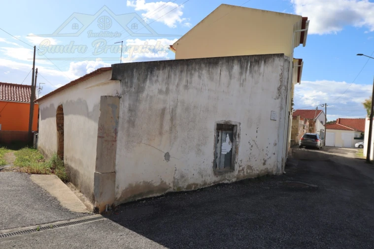 Moradia T2 para Venda em Maxial e Monte Redondo